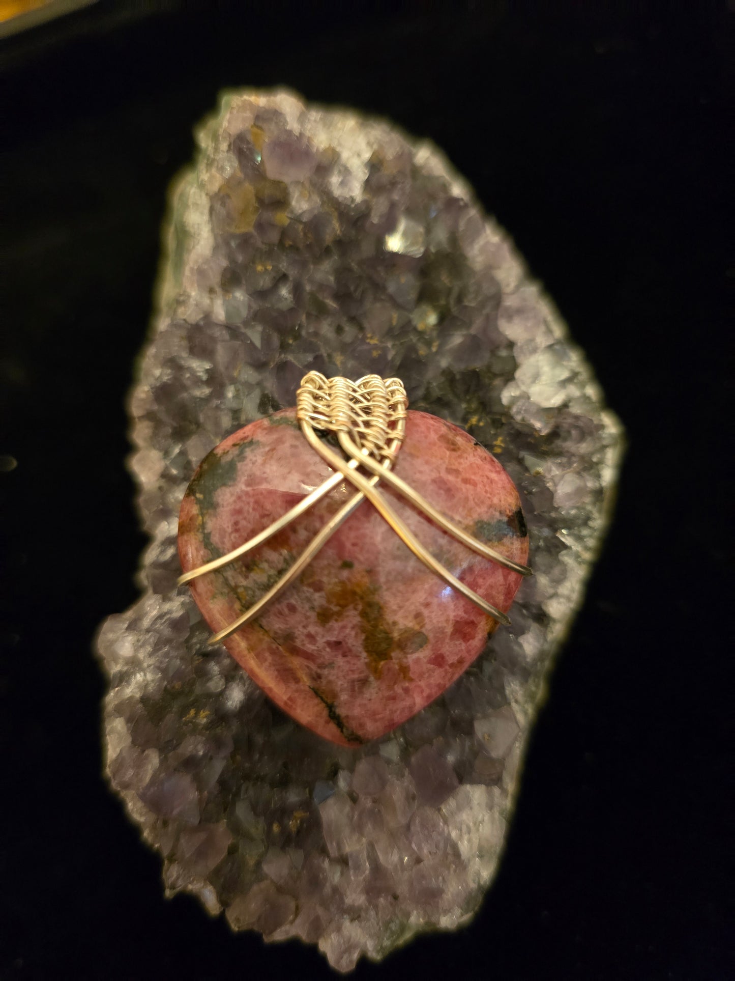 💗 "Heart of Healing" Pendant – Rhodonite in Silver-Plated Wire Wrap