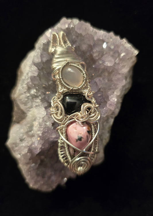 🌸 Trinity Harmony Pendant – Rhodonite, Onyx & Moonstone in Silver Wire