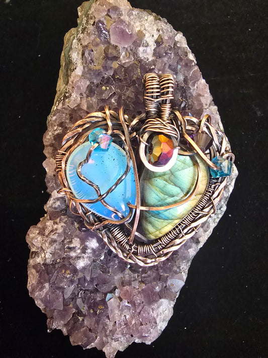 💖 “Dual Soul” Pendant – Opalite & Labradorite in Copper Heart Wrap