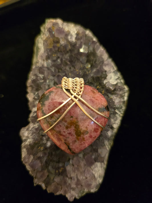 💗 "Heart of Healing" Pendant – Rhodonite in Silver-Plated Wire Wrap