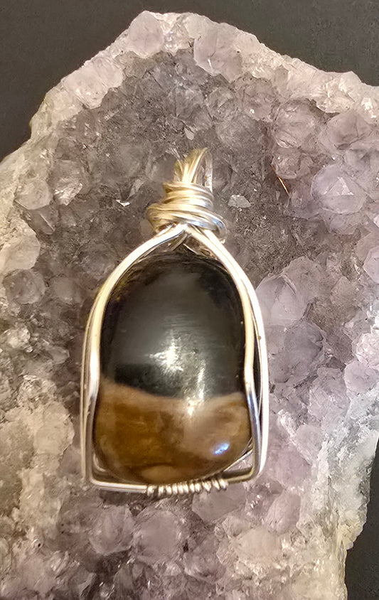 Earthshadow Duality Pendant